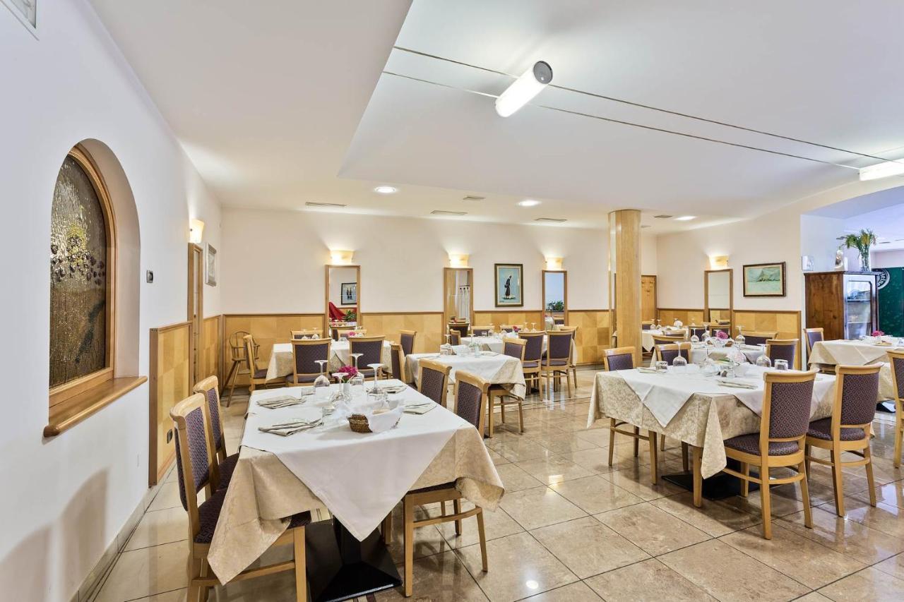 Hotel Due Laghi Padergnone Ngoại thất bức ảnh
