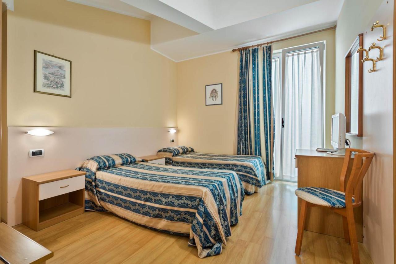 Hotel Due Laghi Padergnone Ngoại thất bức ảnh