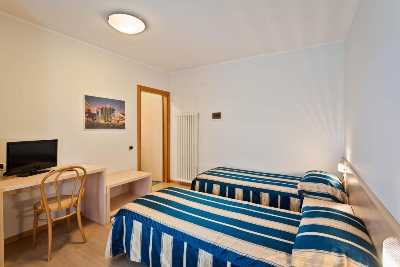 Hotel Due Laghi Padergnone Ngoại thất bức ảnh
